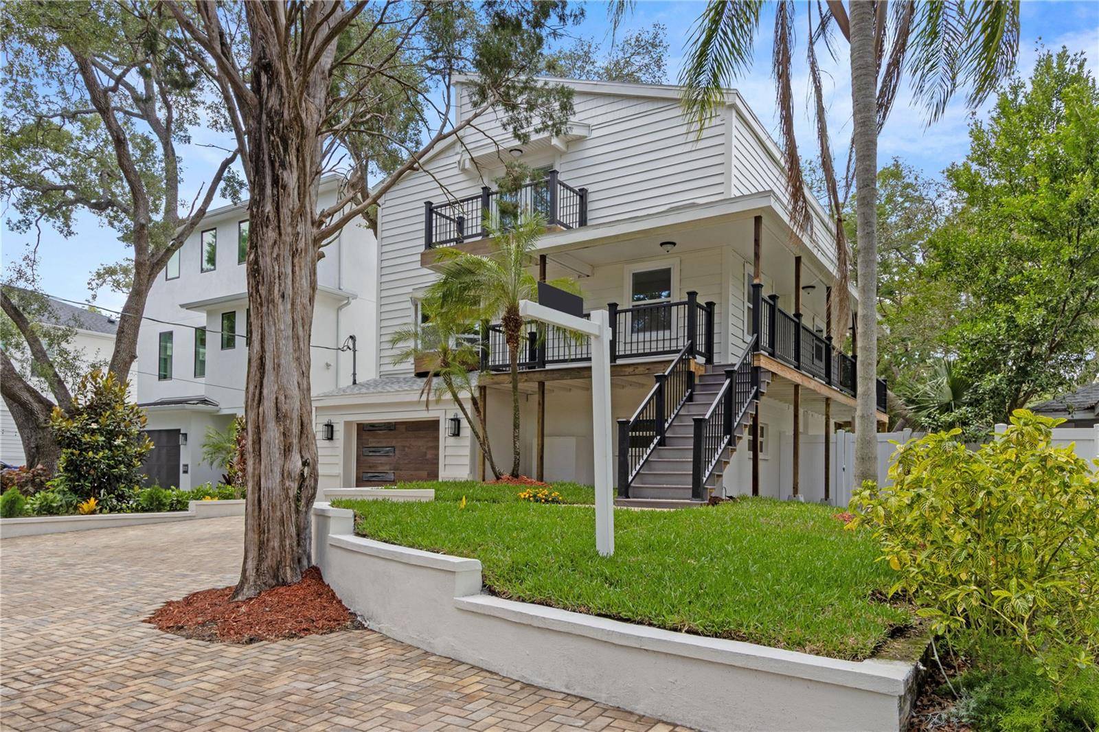 3232 W OAKELLAR AVE, Tampa, FL 33611