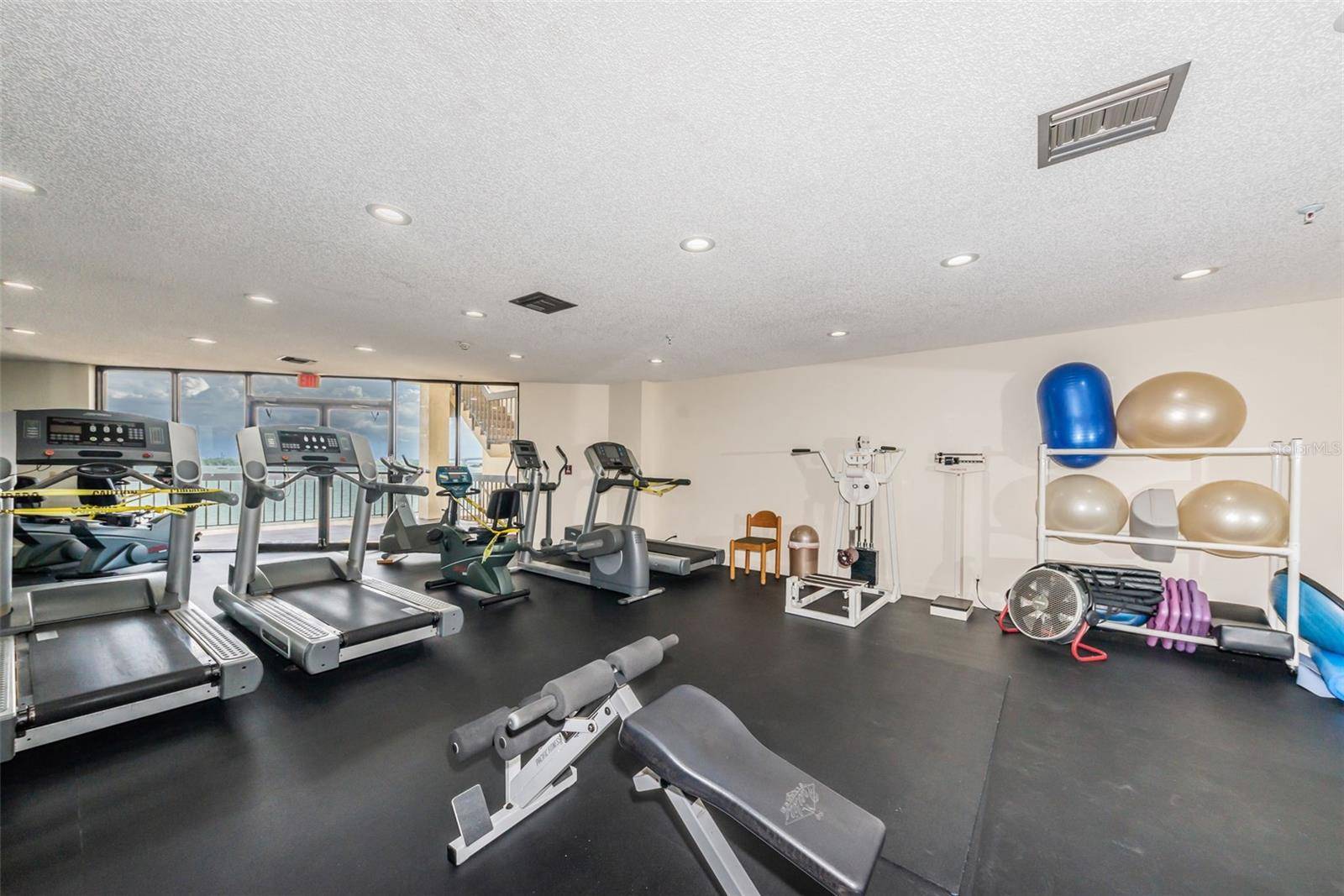 6287 BAHIA DEL MAR CIR #113, St Petersburg, FL 33715