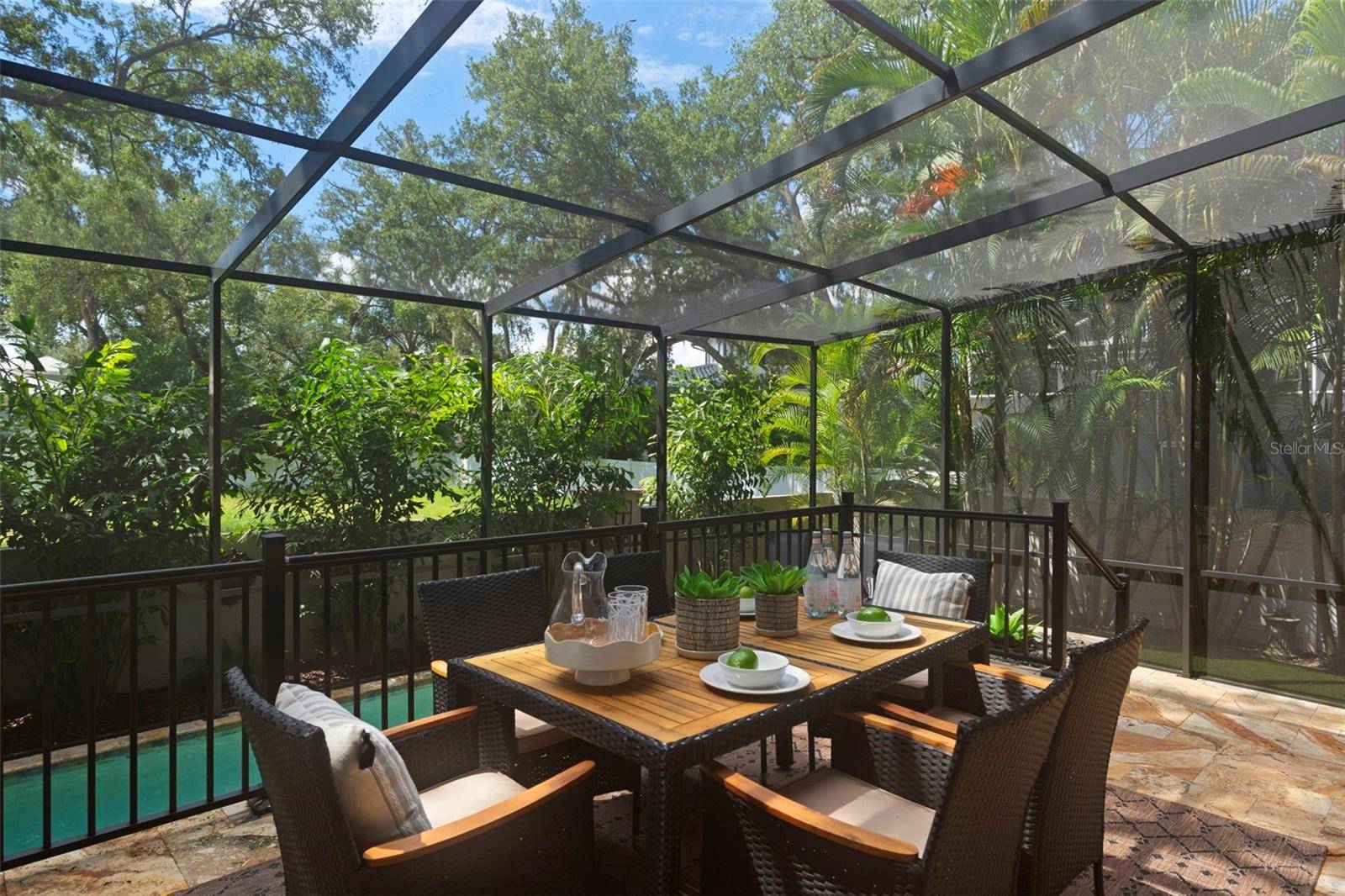 2706 CHAMBRAY LN, Tampa, FL 33611