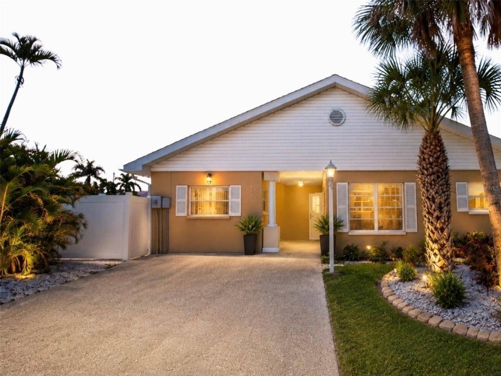 210 84TH ST, Holmes Beach, FL 34217