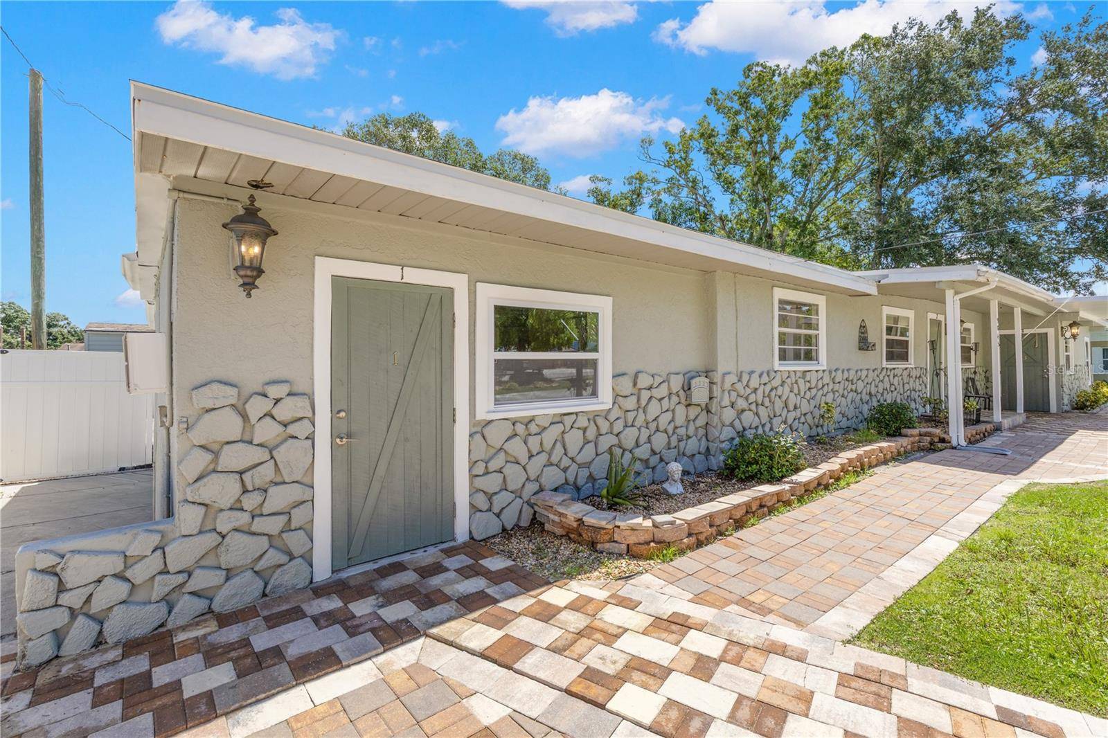 9845 60TH ST, Pinellas Park, FL 33782