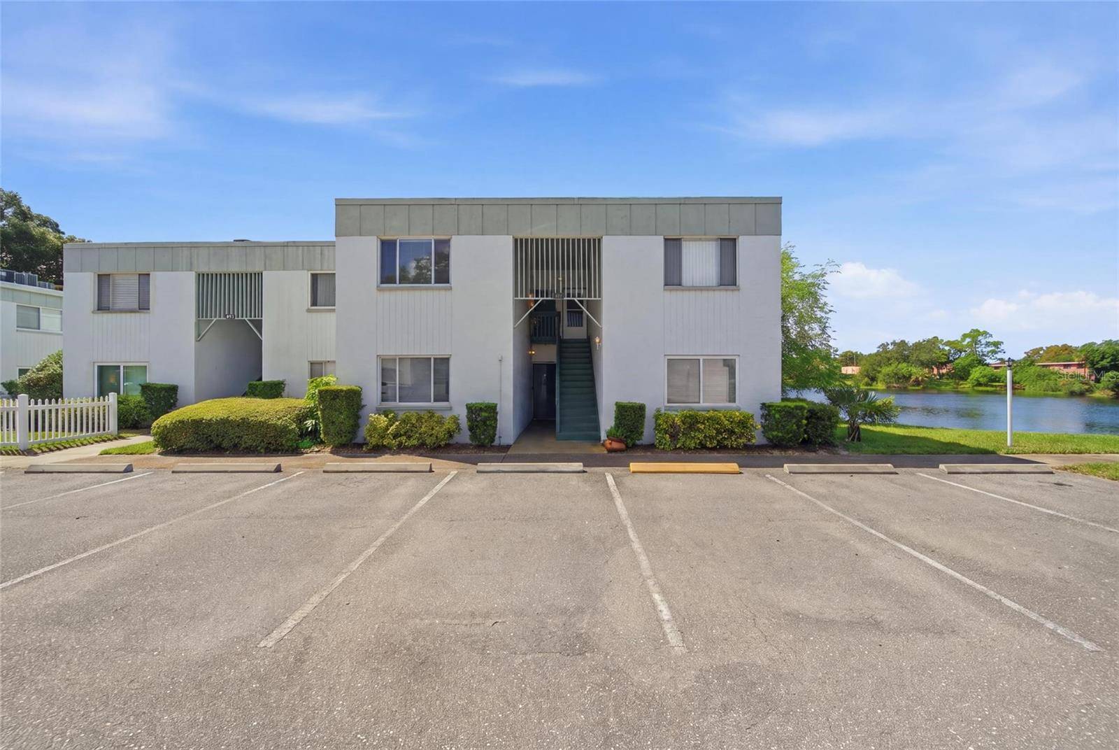 811 N KEENE RD #V7, Clearwater, FL 33755
