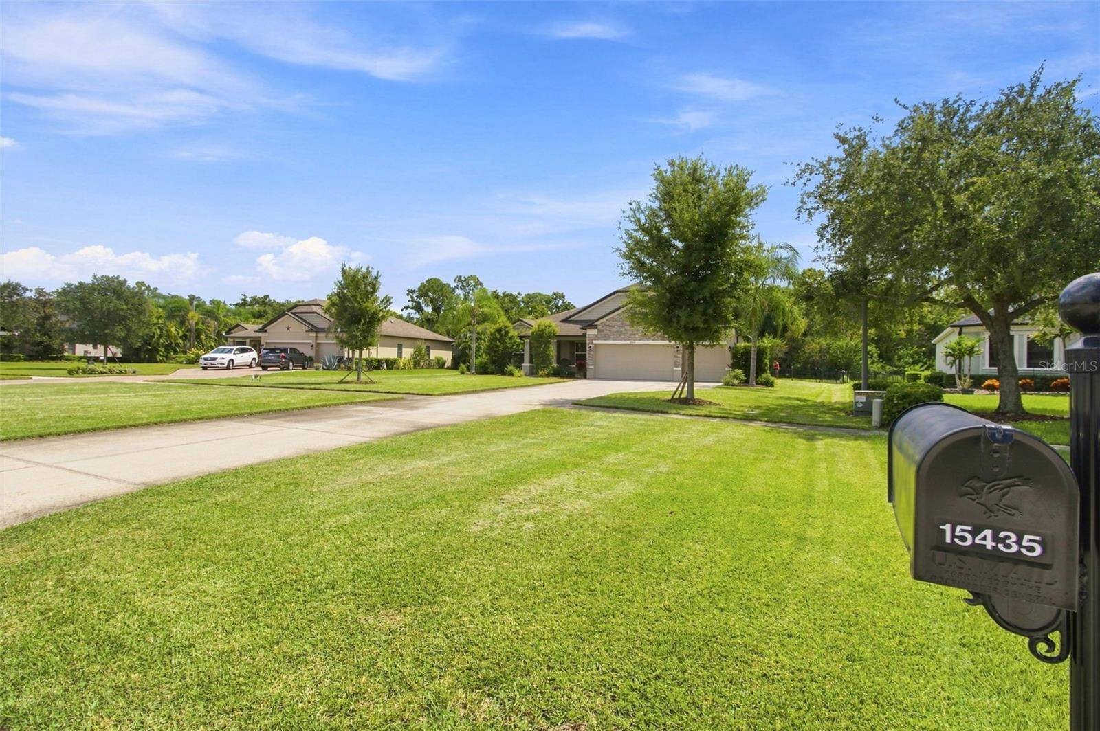 15435 MULHOLLAND RD, Parrish, FL 34219