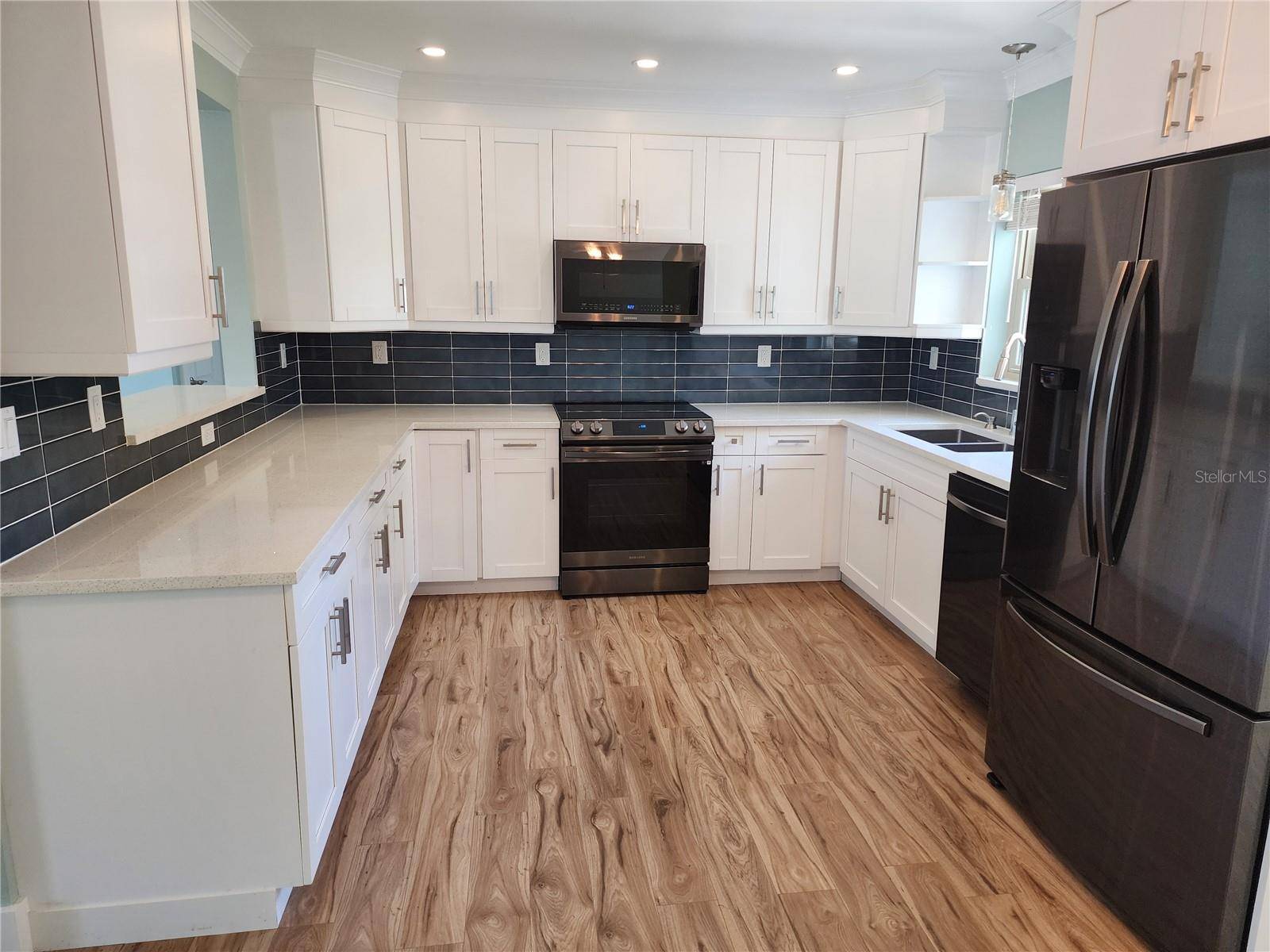 2347 EASTWOOD DR, Clearwater, FL 33765