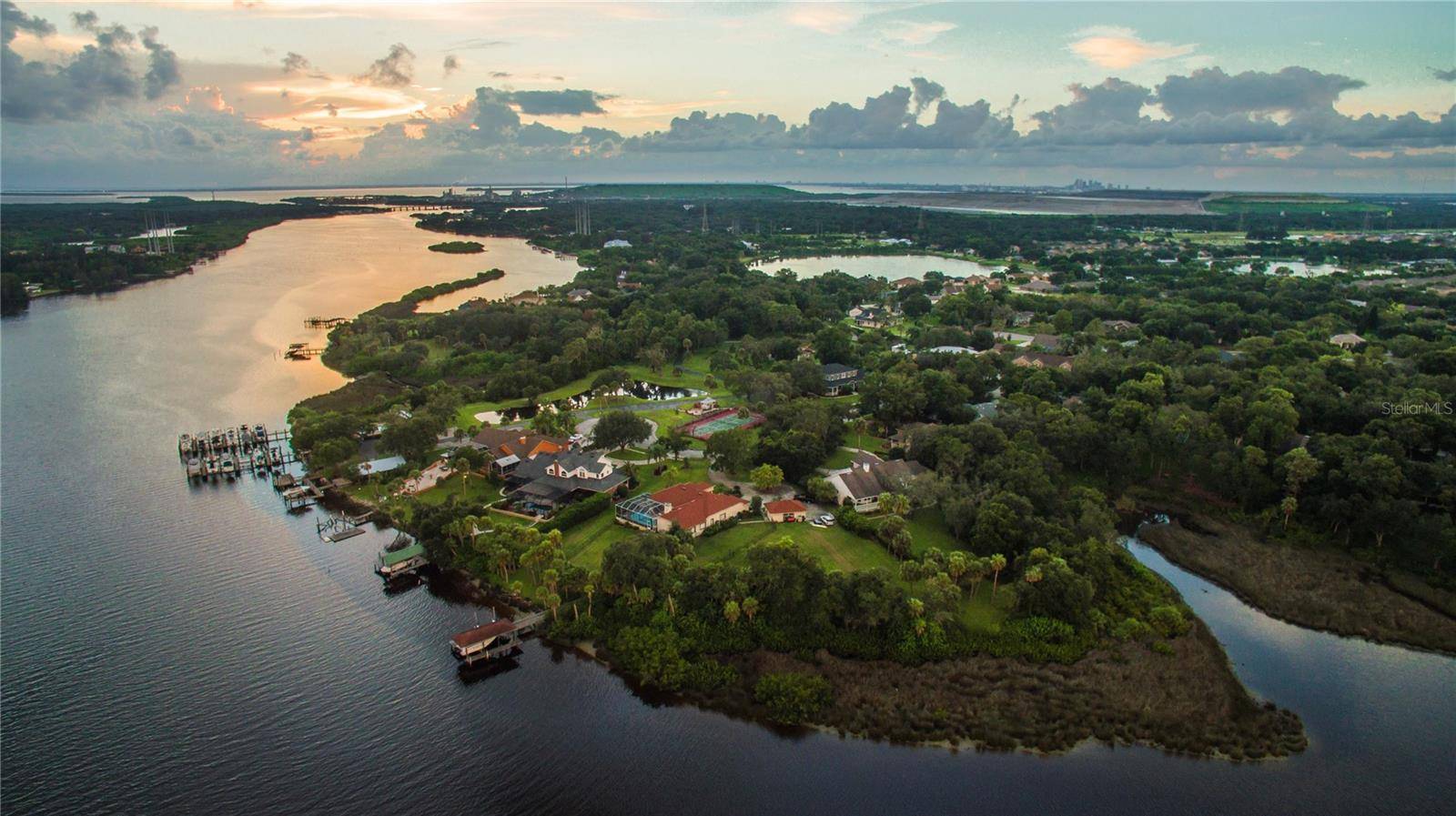 8809 EAGLE WATCH DR, Riverview, FL 33578