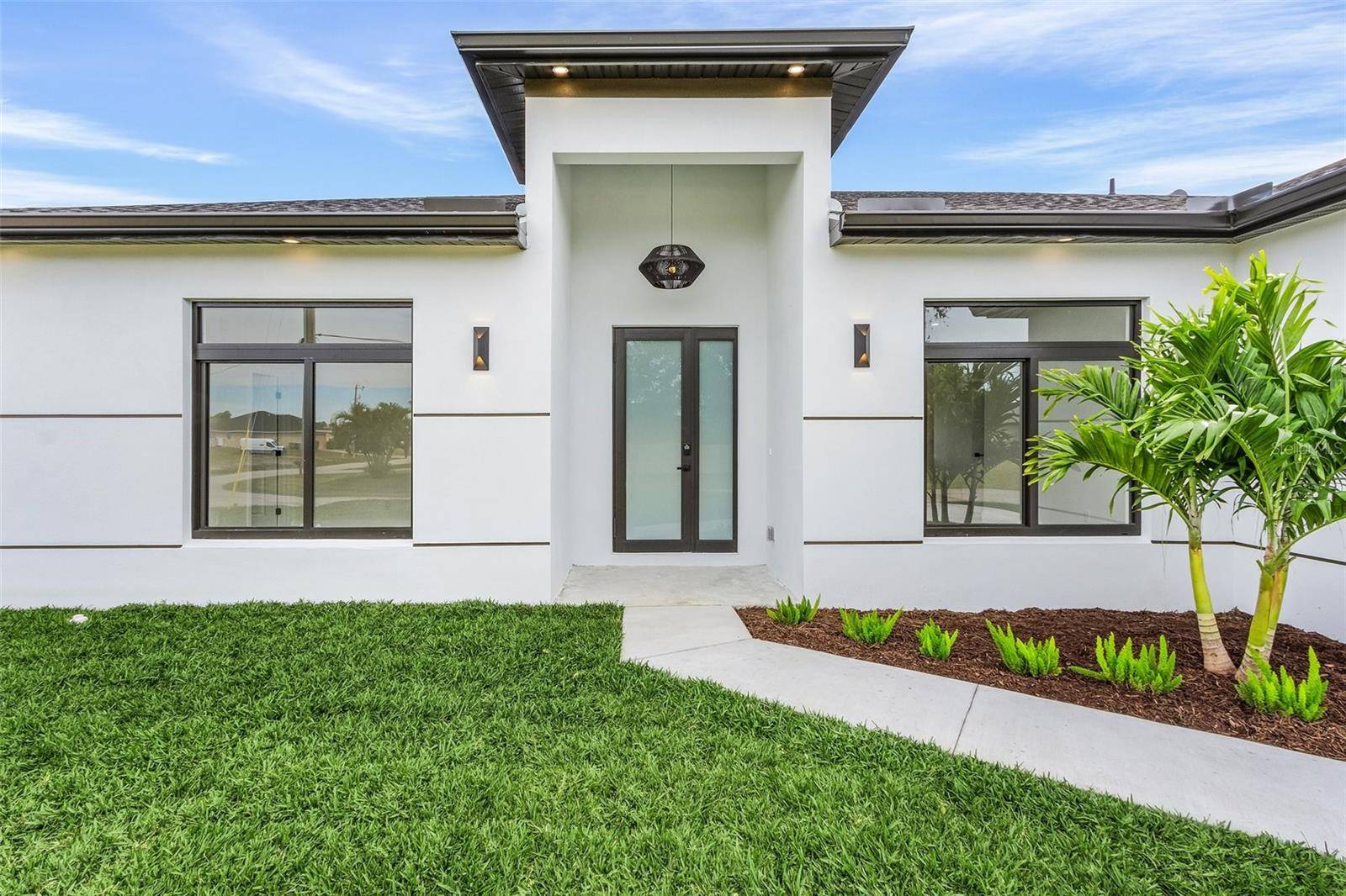 1826 NE 11TH LN, Cape Coral, FL 33909
