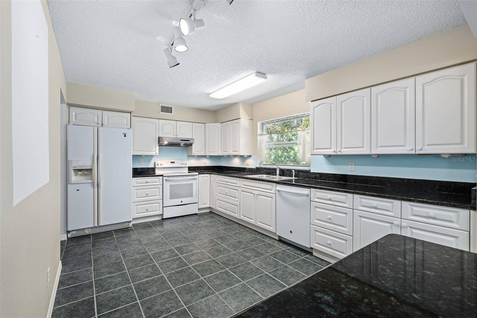 5902 KENDREW DR, Port Orange, FL 32127