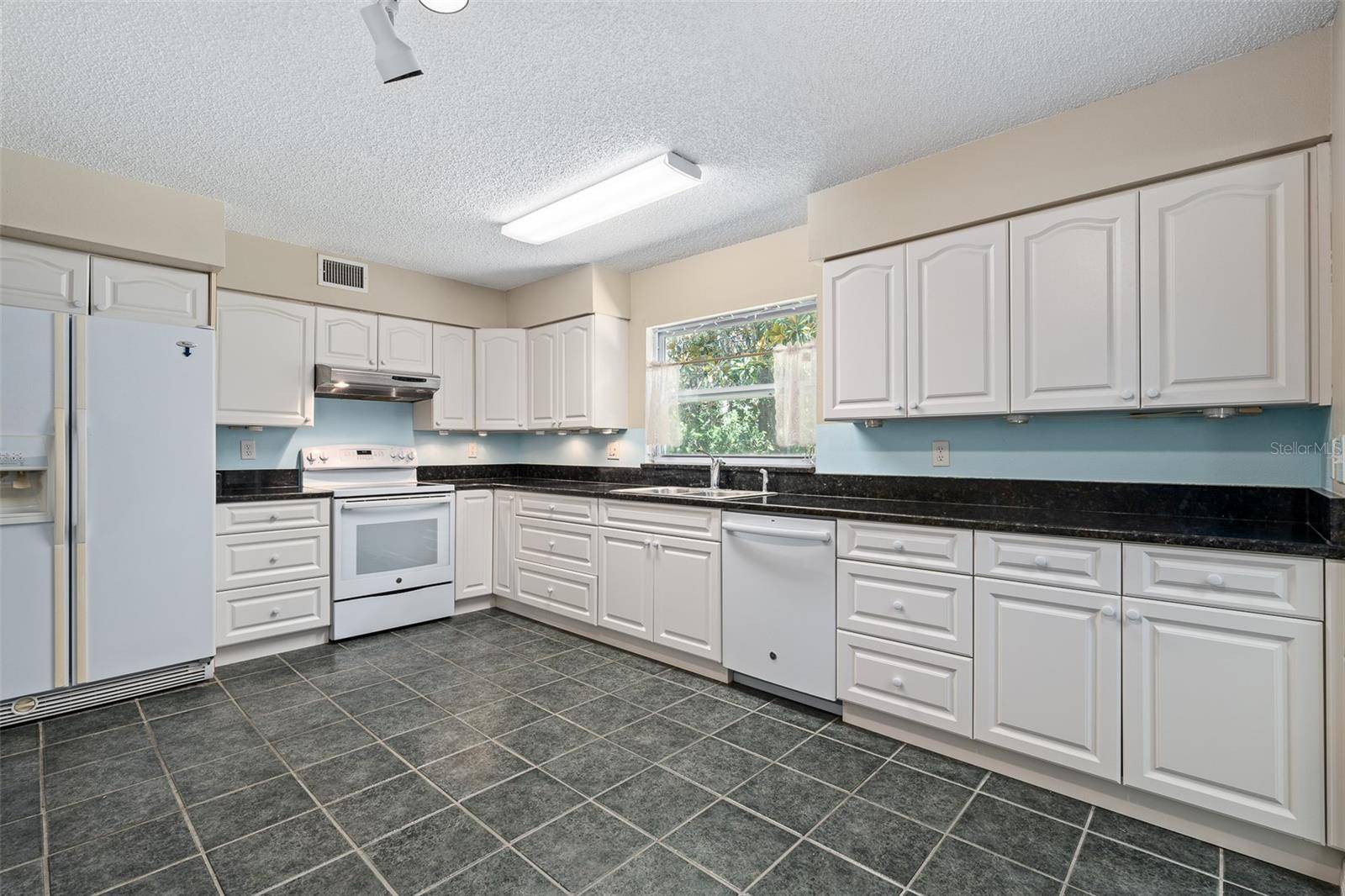5902 KENDREW DR, Port Orange, FL 32127