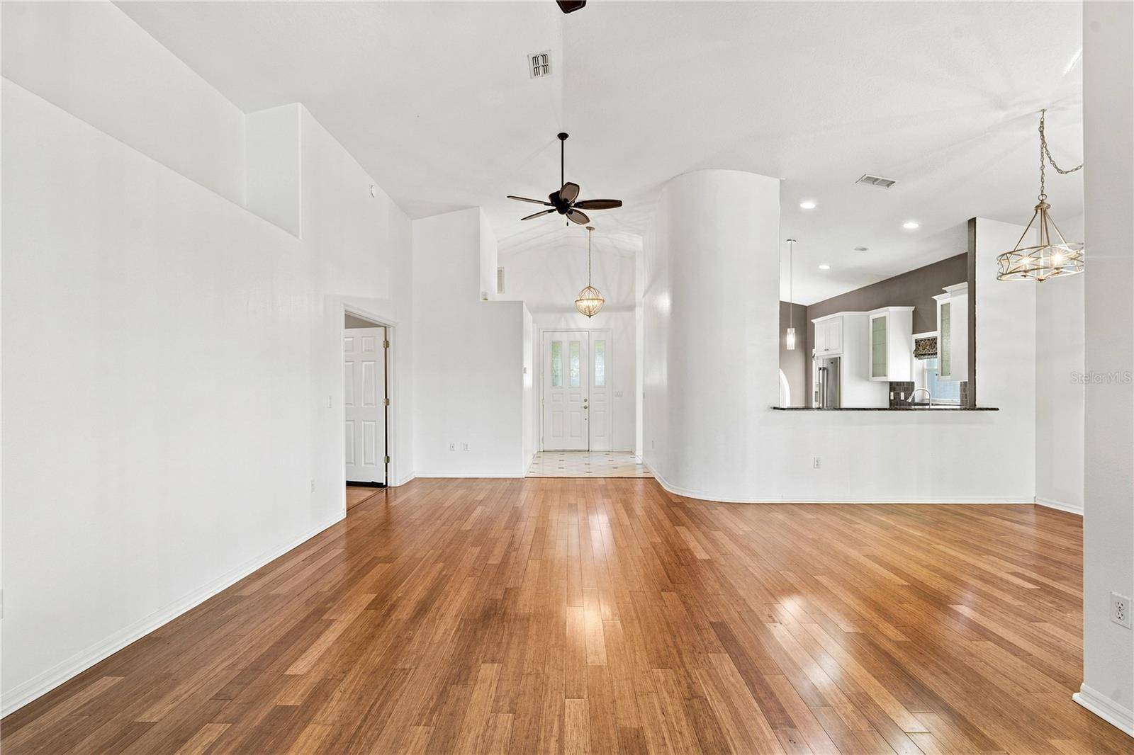 10097 HOLLY BERRY DR, Weeki Wachee, FL 34613