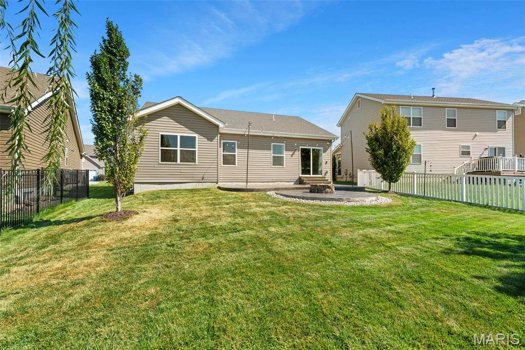 213 Charlestowne Place DR, St Charles, MO 63301