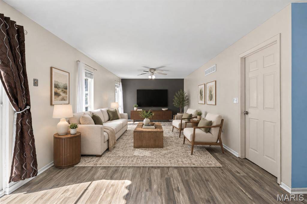 204 Boulder Point DR, St Peters, MO 63376
