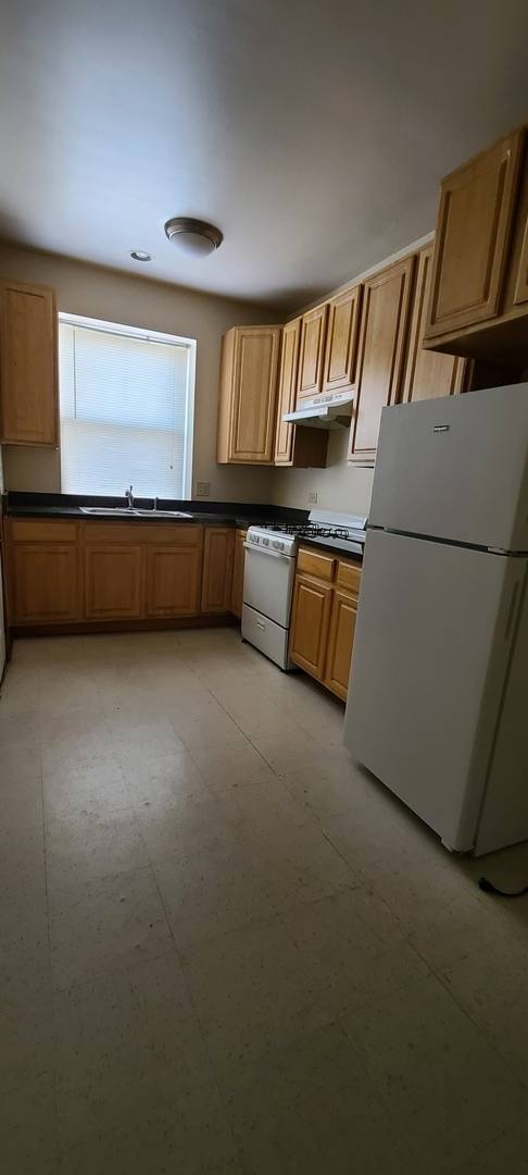 3721 W Flournoy ST, Chicago, IL 60624