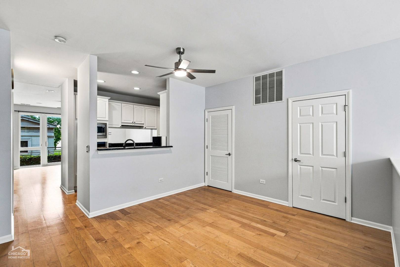7768 N Sheridan RD #1, Chicago, IL 60626
