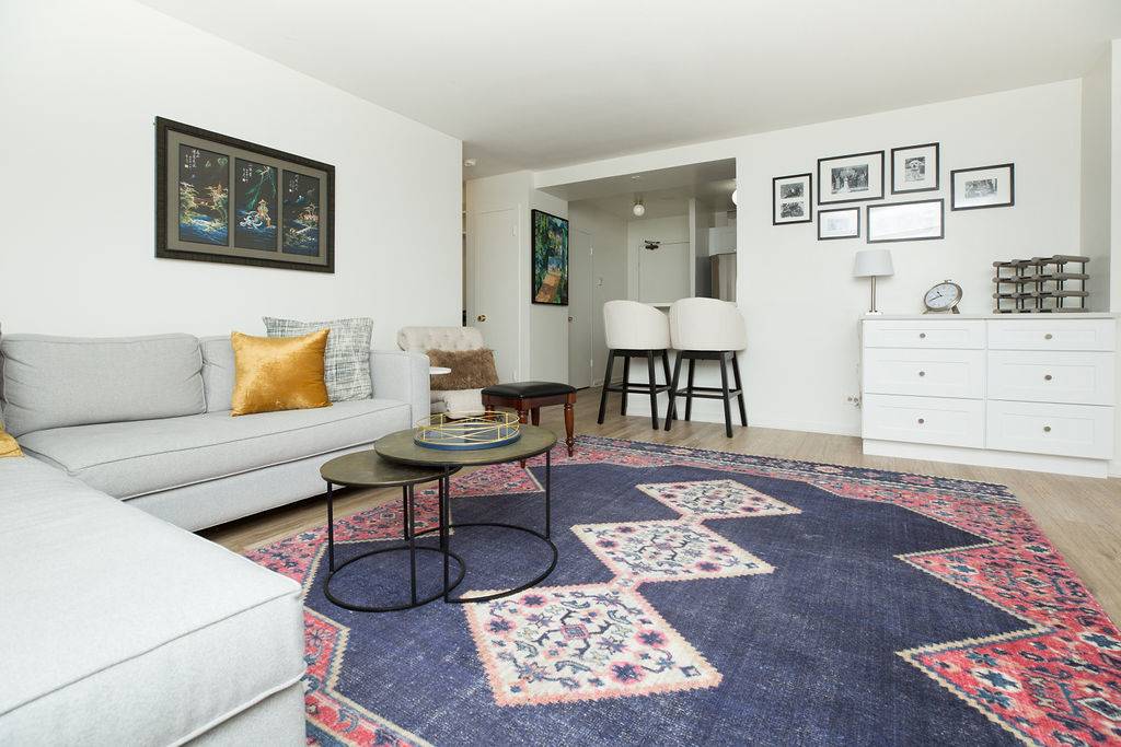 2909 N Sheridan RD #208, Chicago, IL 60657