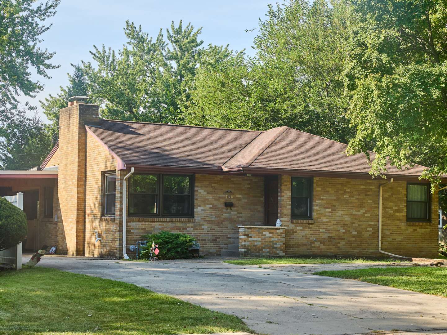 306 Shooting Park RD, Peru, IL 61354