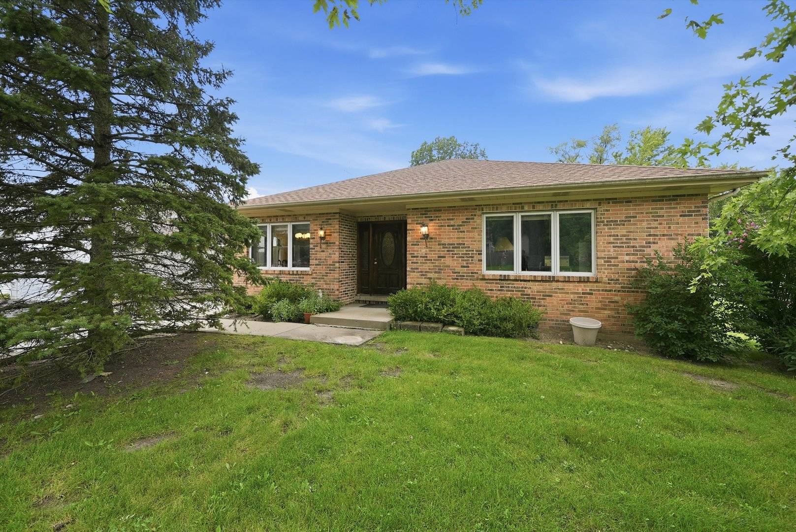 709 Jenkisson AVE, Lake Bluff, IL 60044