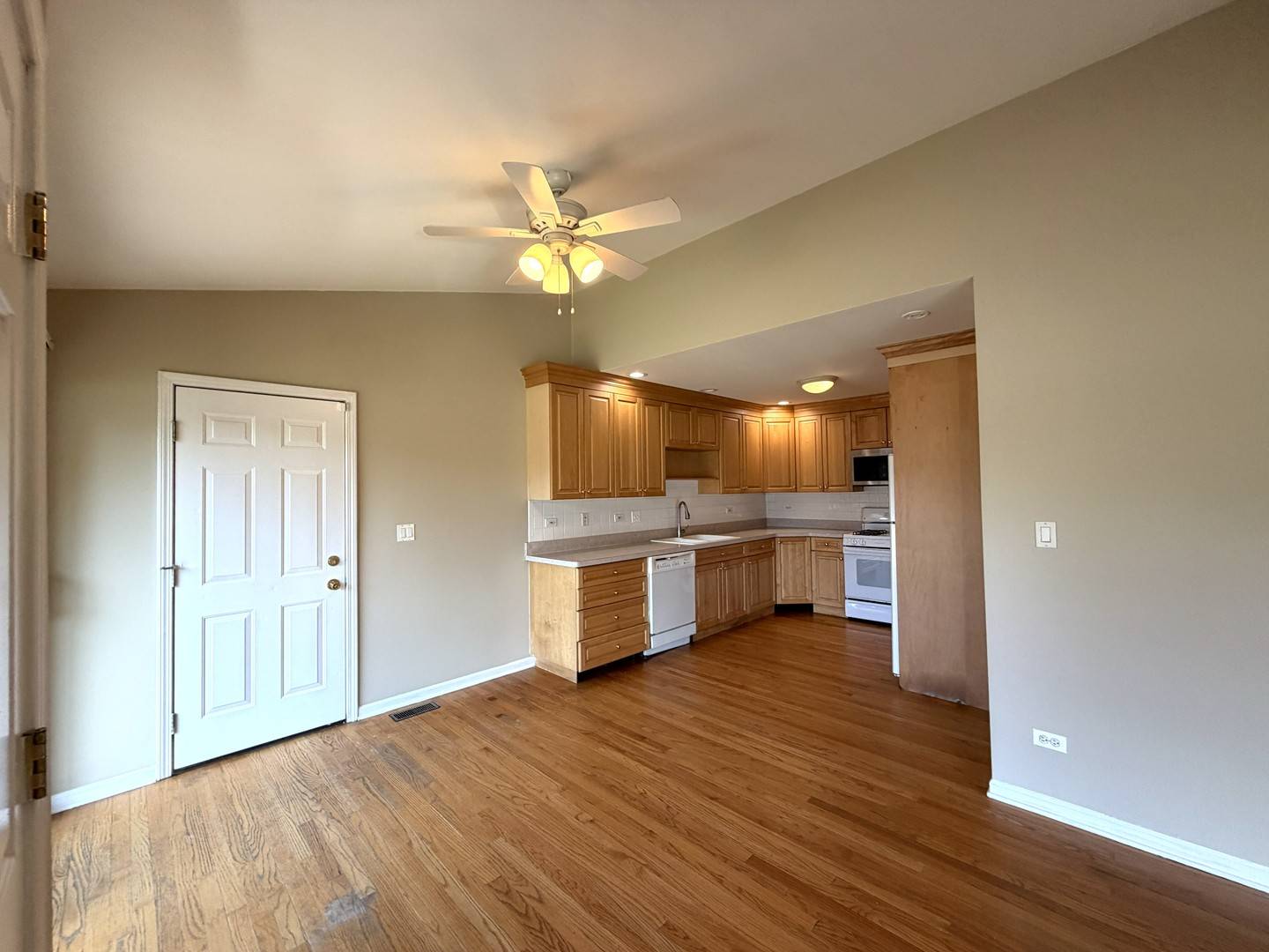 266 S Prospect AVE, Clarendon Hills, IL 60514