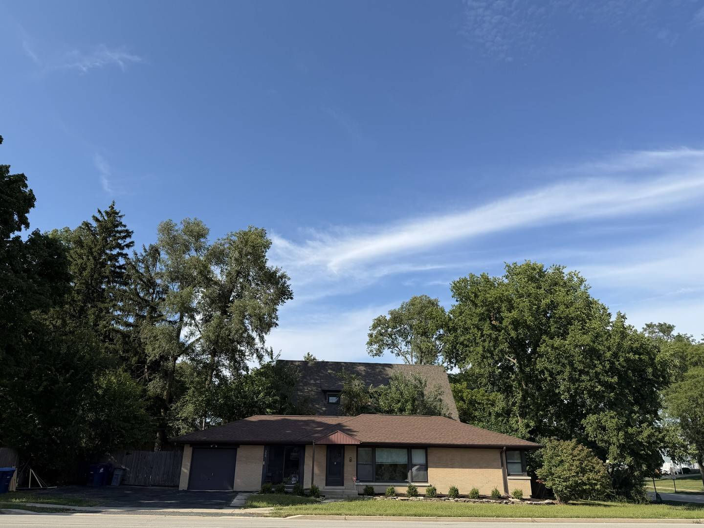 266 S Prospect AVE, Clarendon Hills, IL 60514