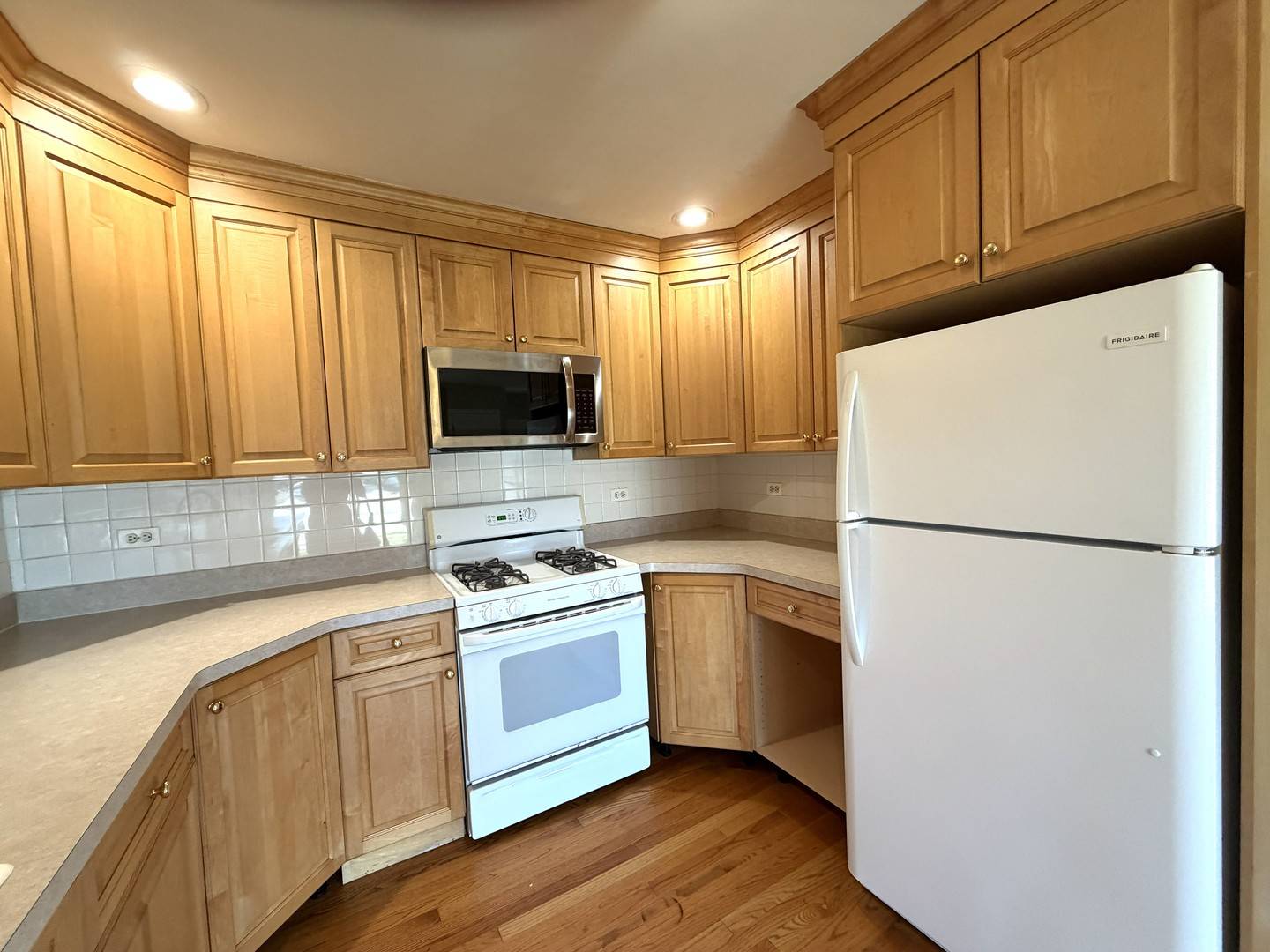 266 S Prospect AVE, Clarendon Hills, IL 60514