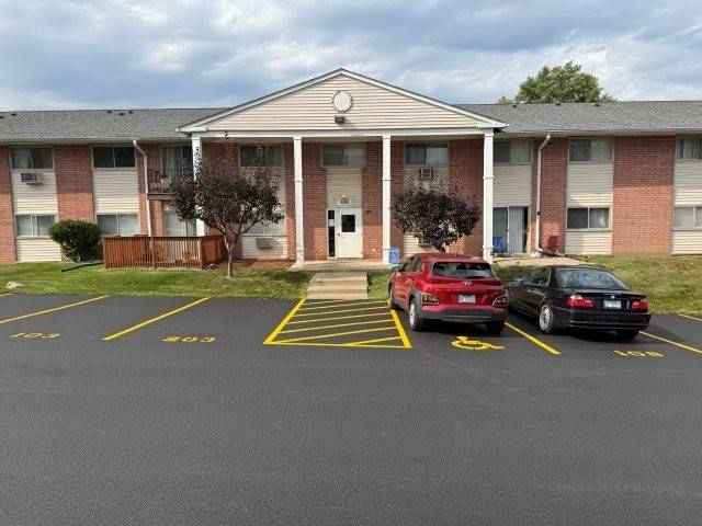 690 Marilyn AVE #206, Glendale Heights, IL 60139
