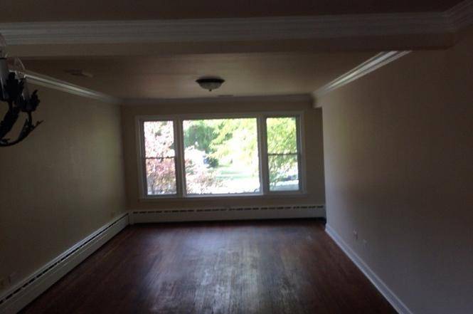2935 W 100th PL, Evergreen Park, IL 60805