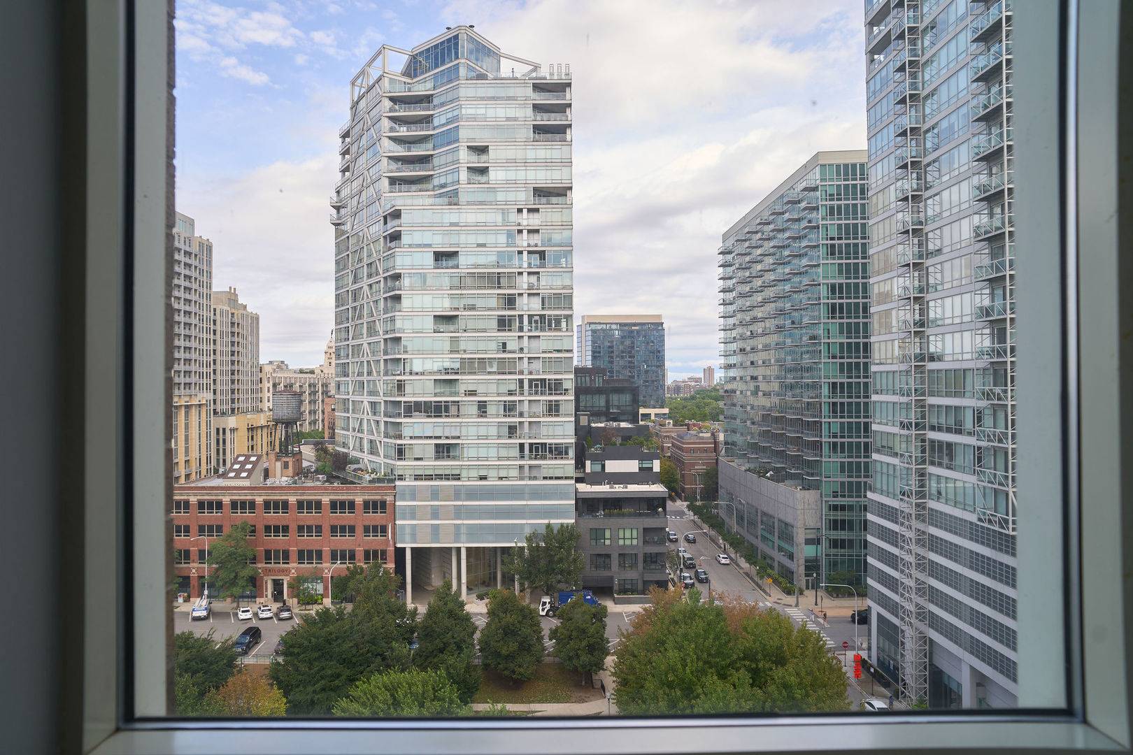 600 N Kingsbury ST #1110, Chicago, IL 60654