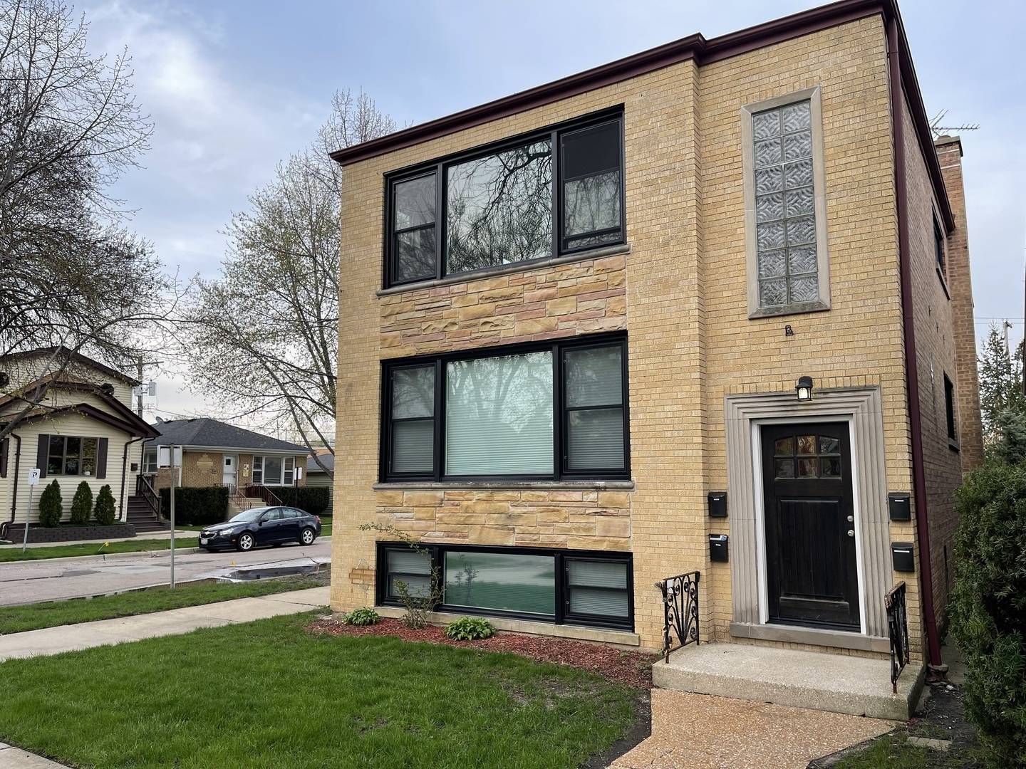 5259 N Leamington AVE #2, Chicago, IL 60630