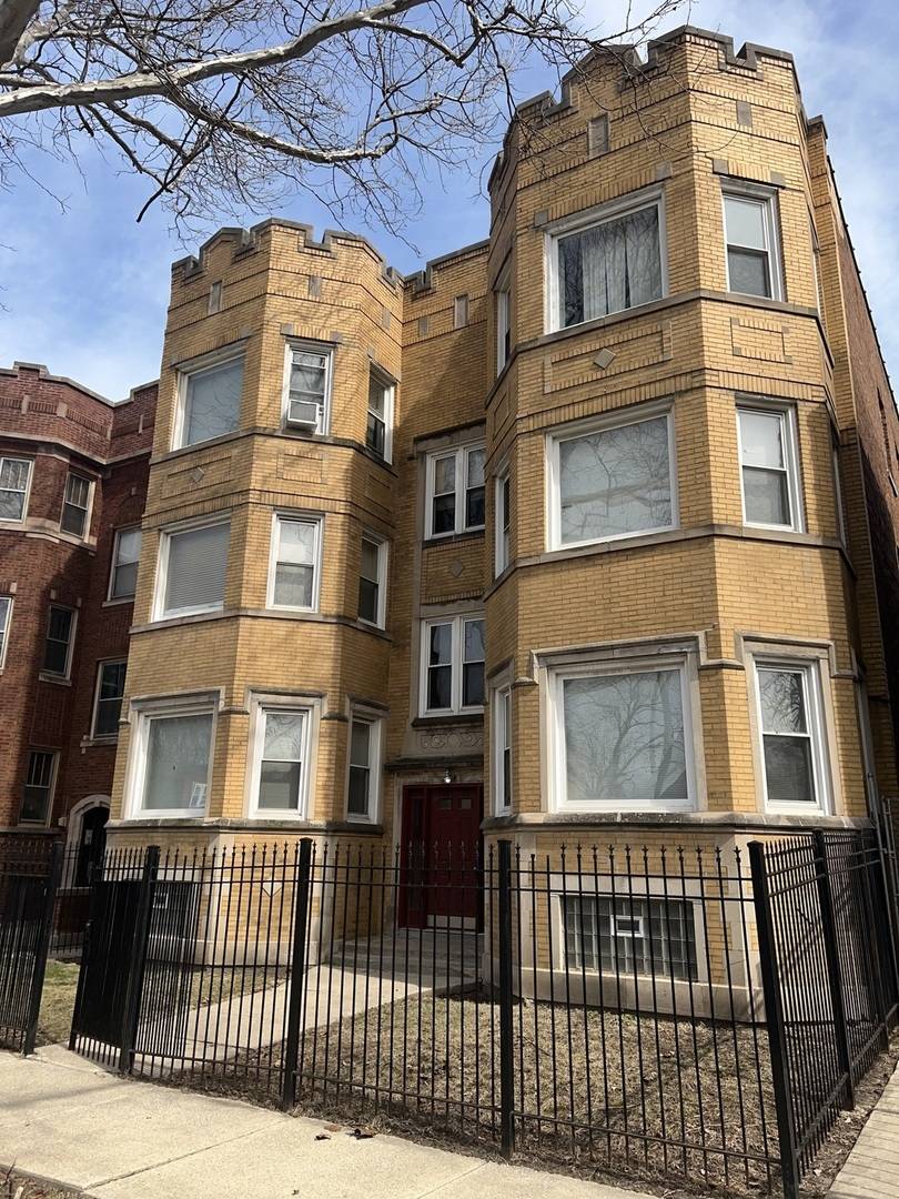 7951 S Burnham AVE, Chicago, IL 60617