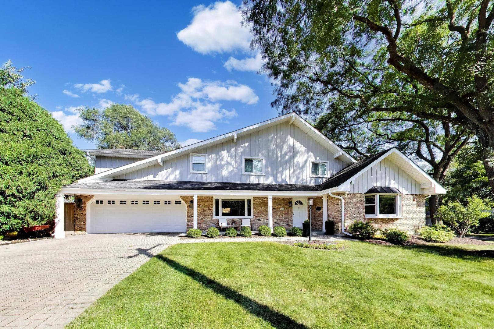 101 N Clay ST, Hinsdale, IL 60521