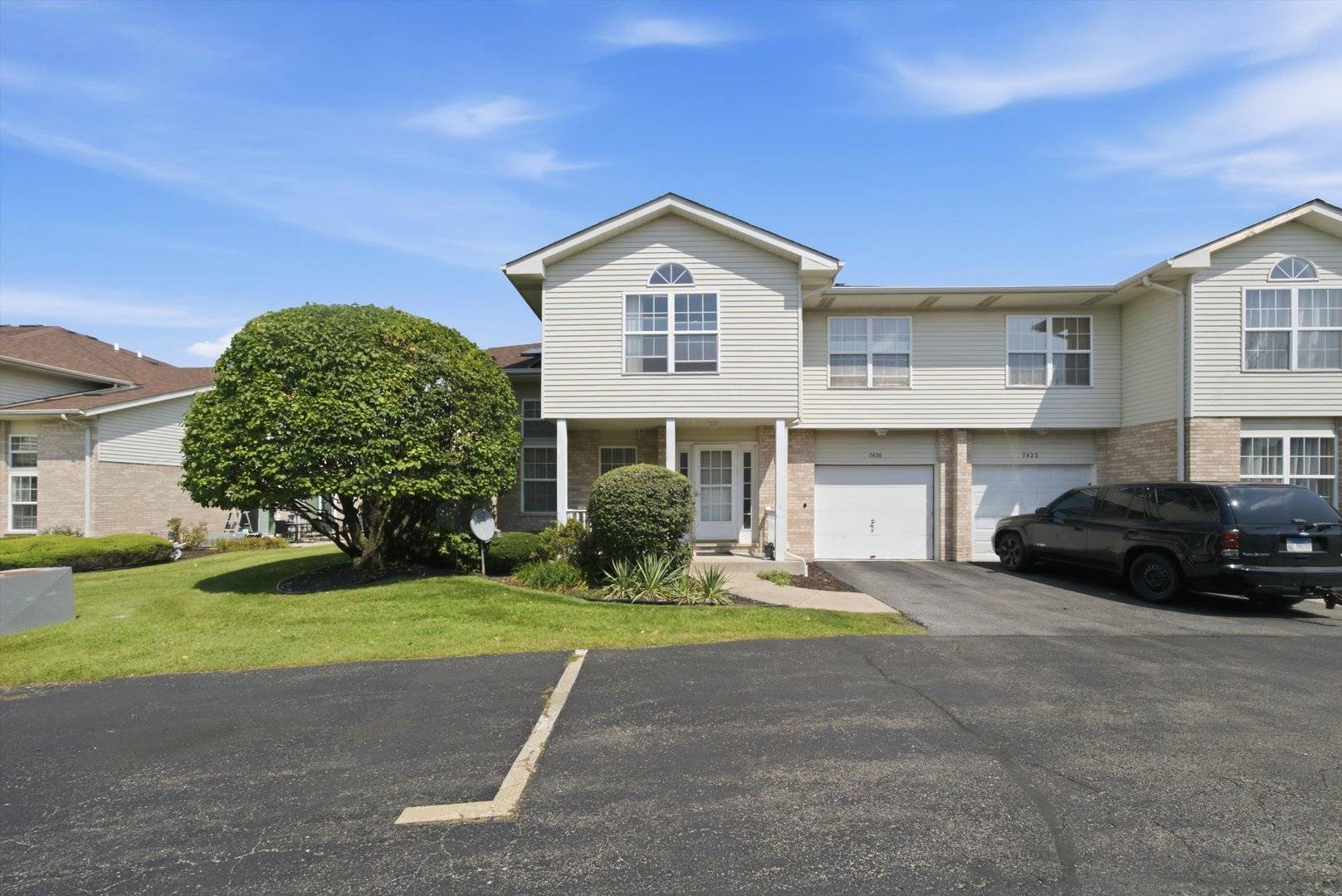 7420 Maple DR, Justice, IL 60458
