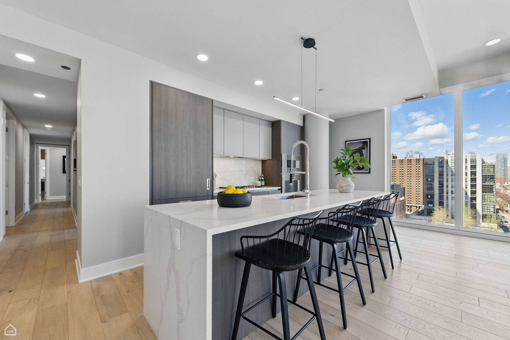 146 W Erie ST #703, Chicago, IL 60654