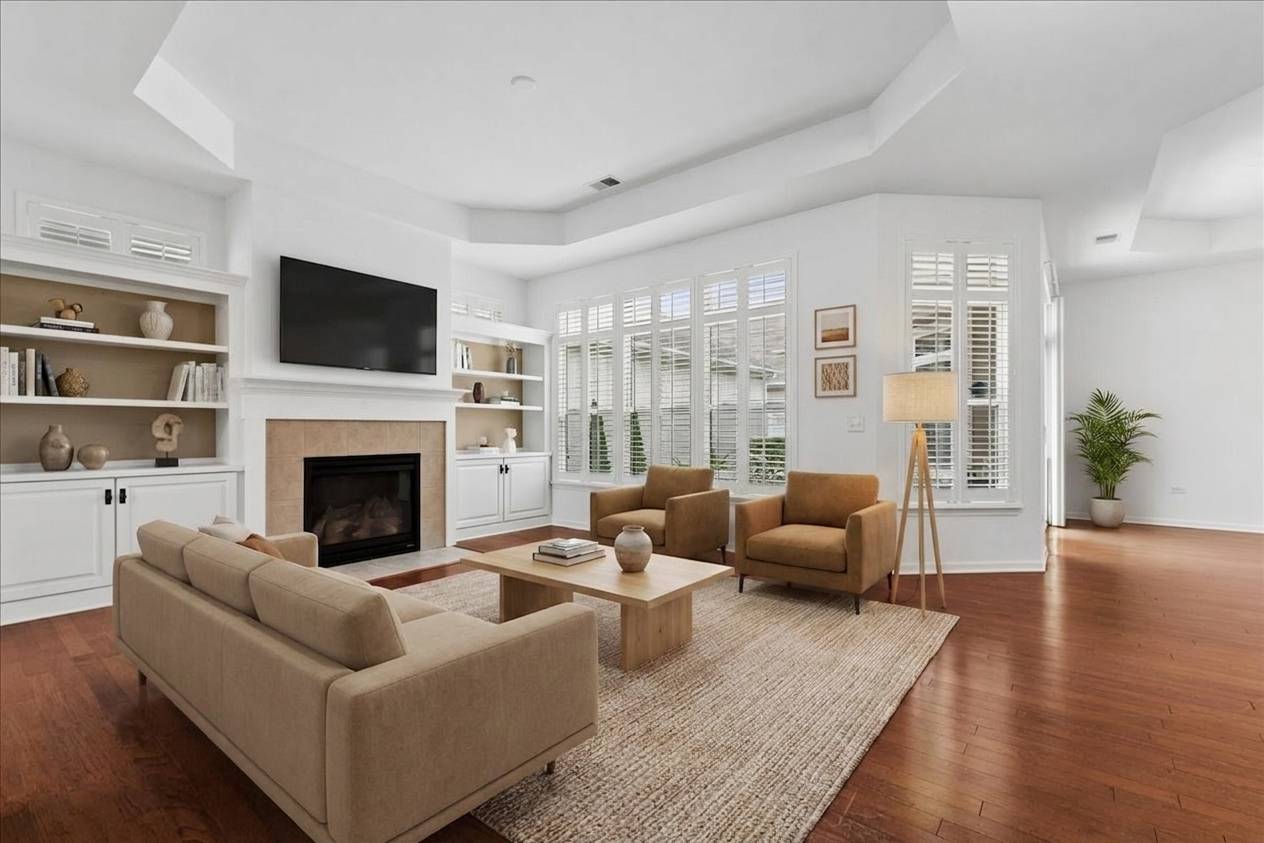 613 Handel LN, Woodstock, IL 60098