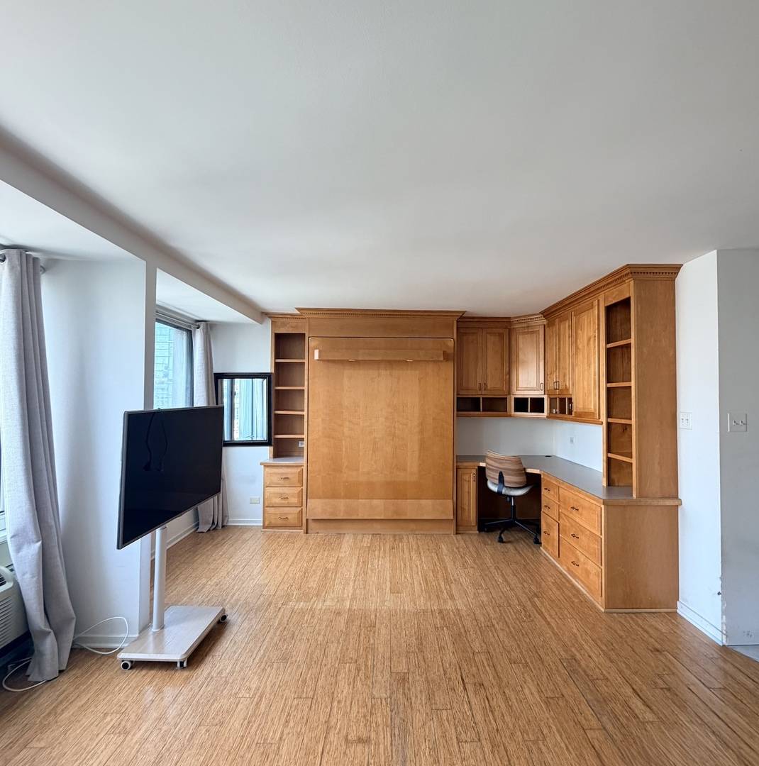 211 E OHIO ST #2706, Chicago, IL 60611
