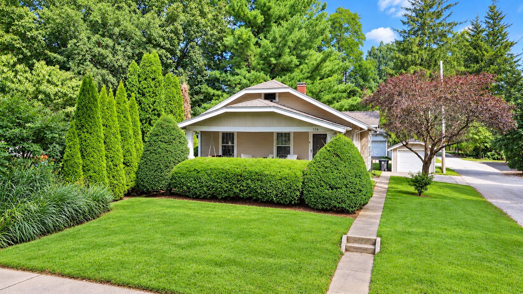 306 Gregory ST, Normal, IL 61761
