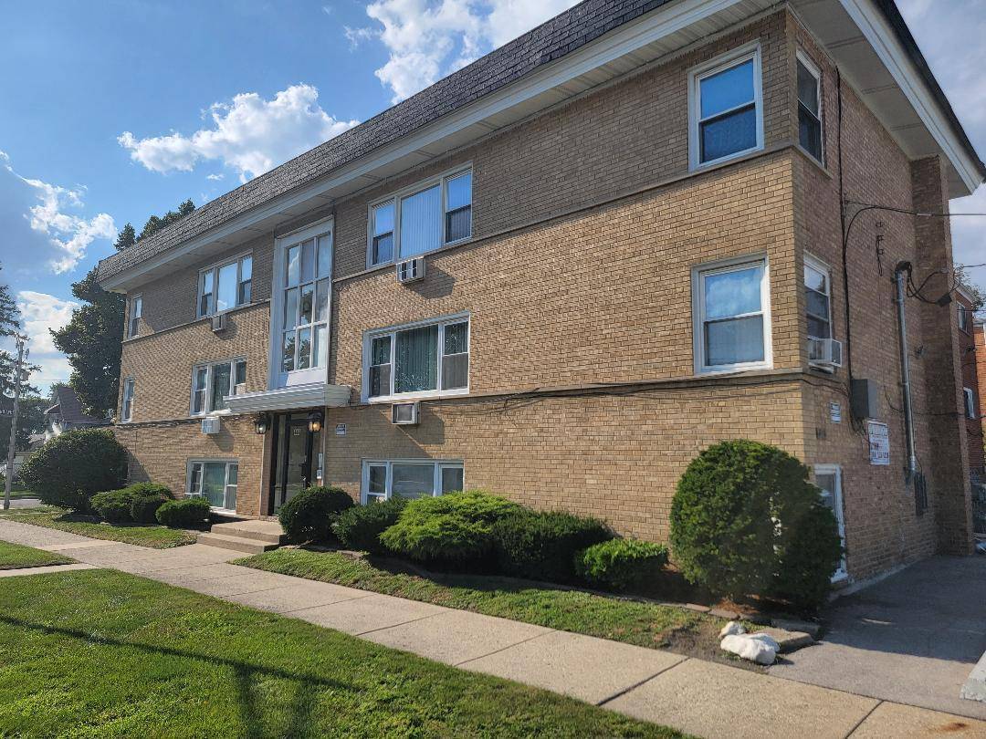 445 22nd AVE, Bellwood, IL 60104