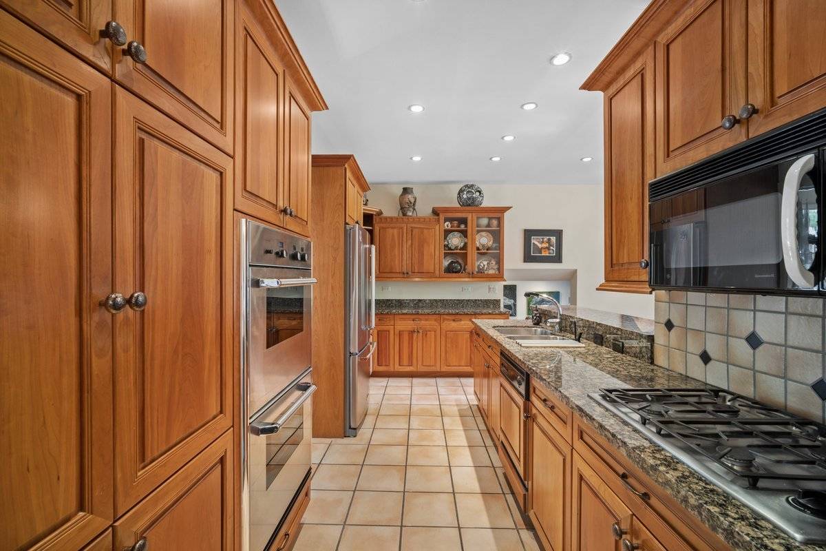 358 Hastings AVE, Highland Park, IL 60035