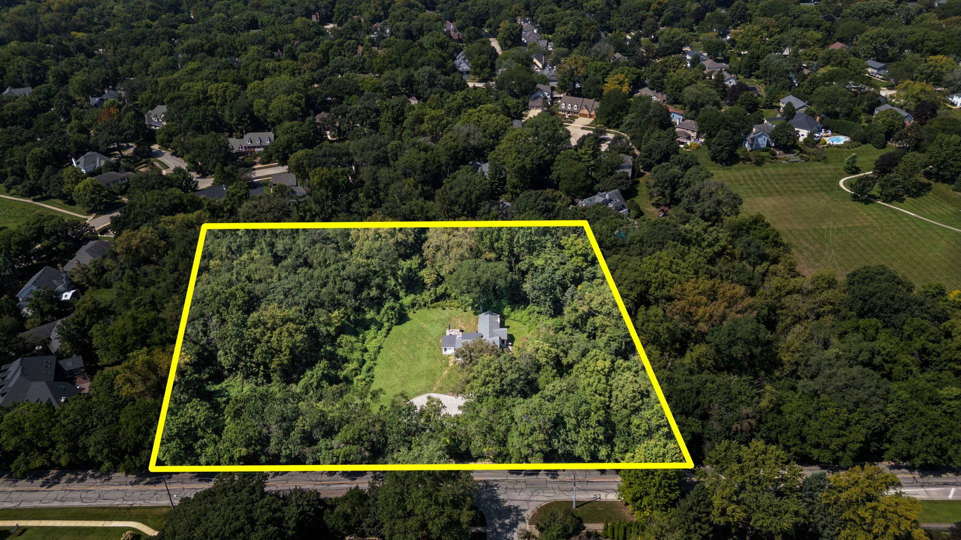 8S040 Olesen DR, Naperville, IL 60540