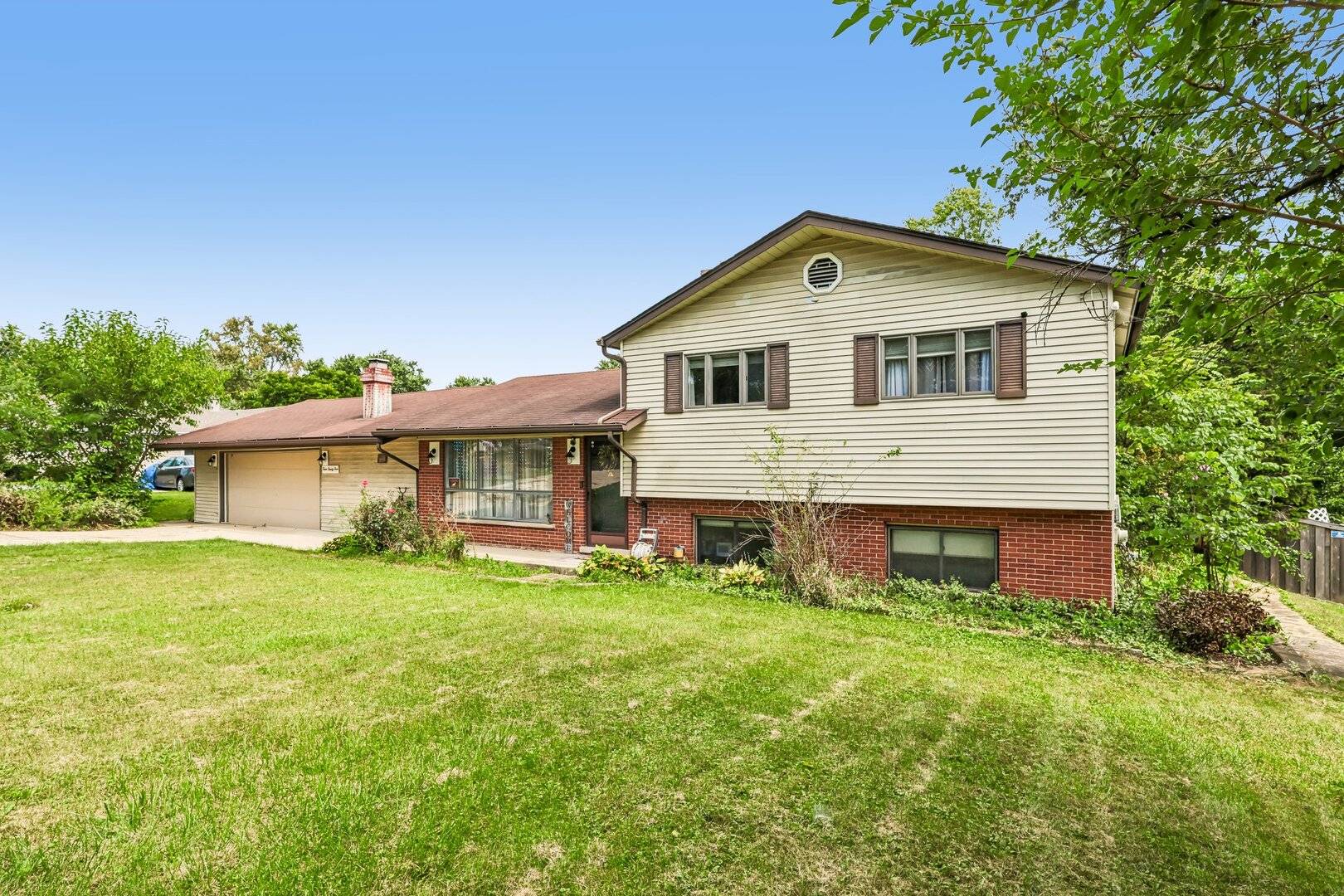 2N435 Pleasant AVE, Glen Ellyn, IL 60137