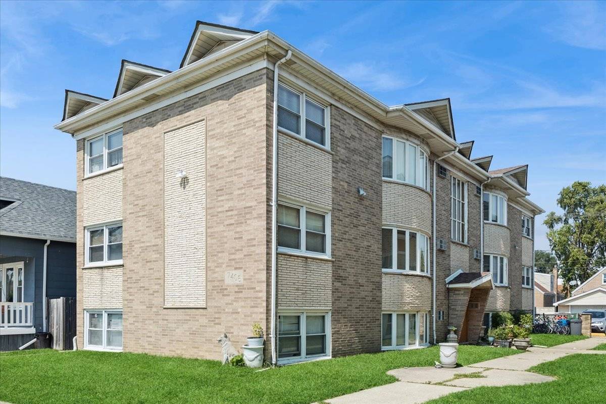 7408 W 58th ST, Summit, IL 60501