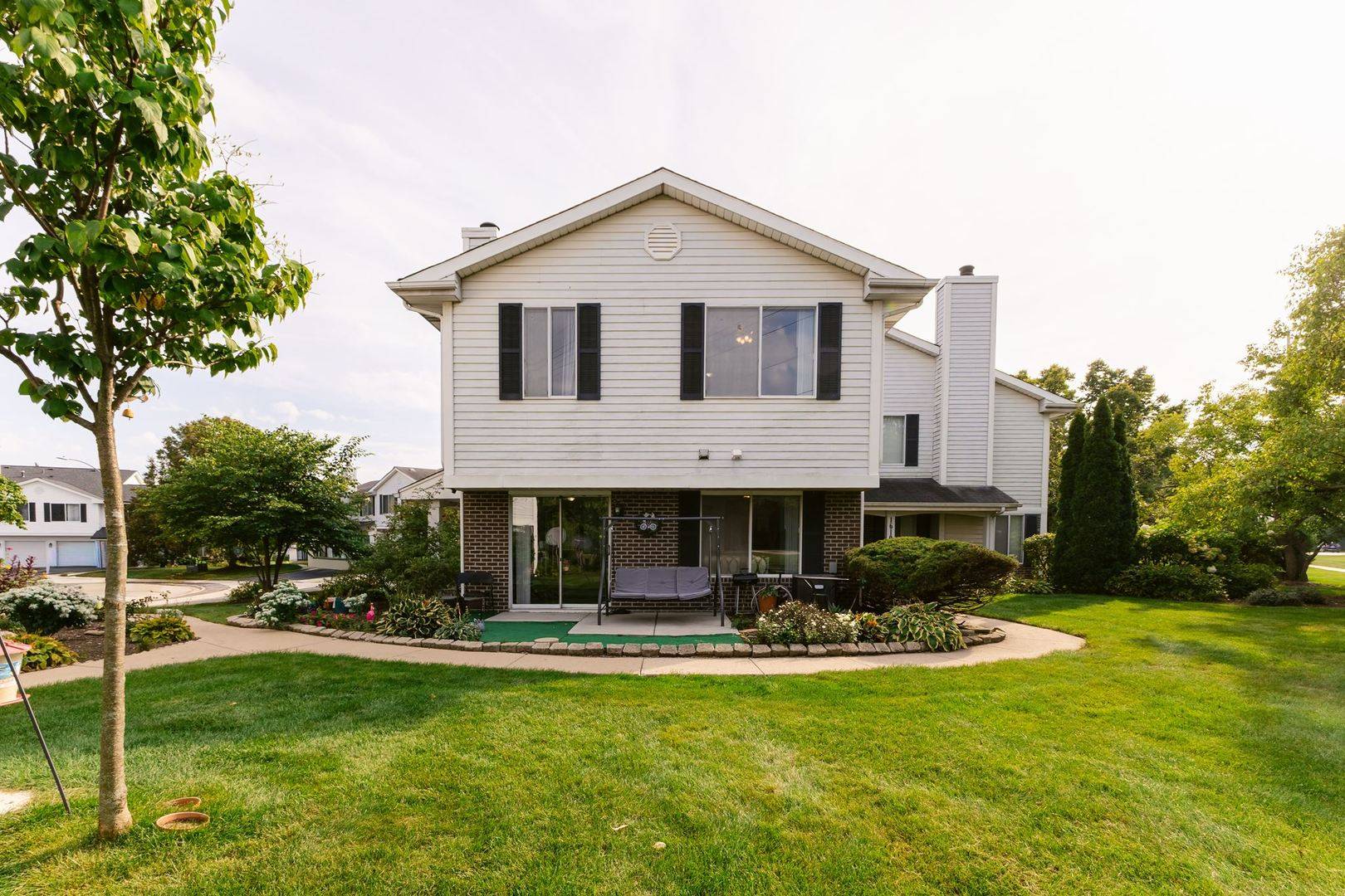 1610 Durham CT #D, Darien, IL 60561