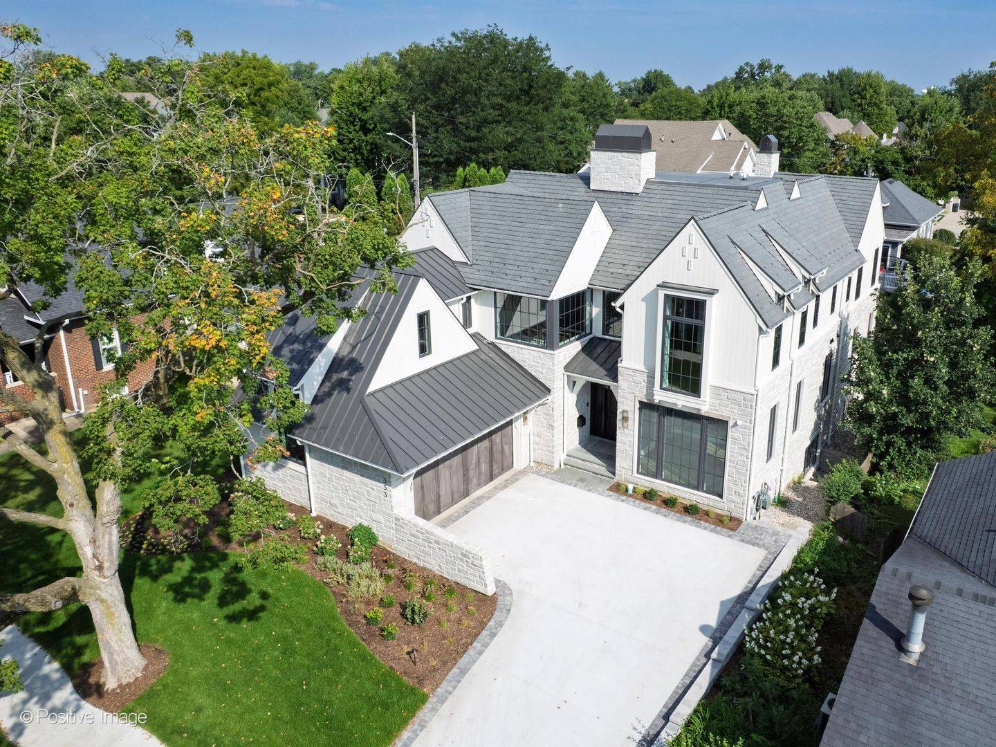 333 W Benton AVE, Naperville, IL 60540