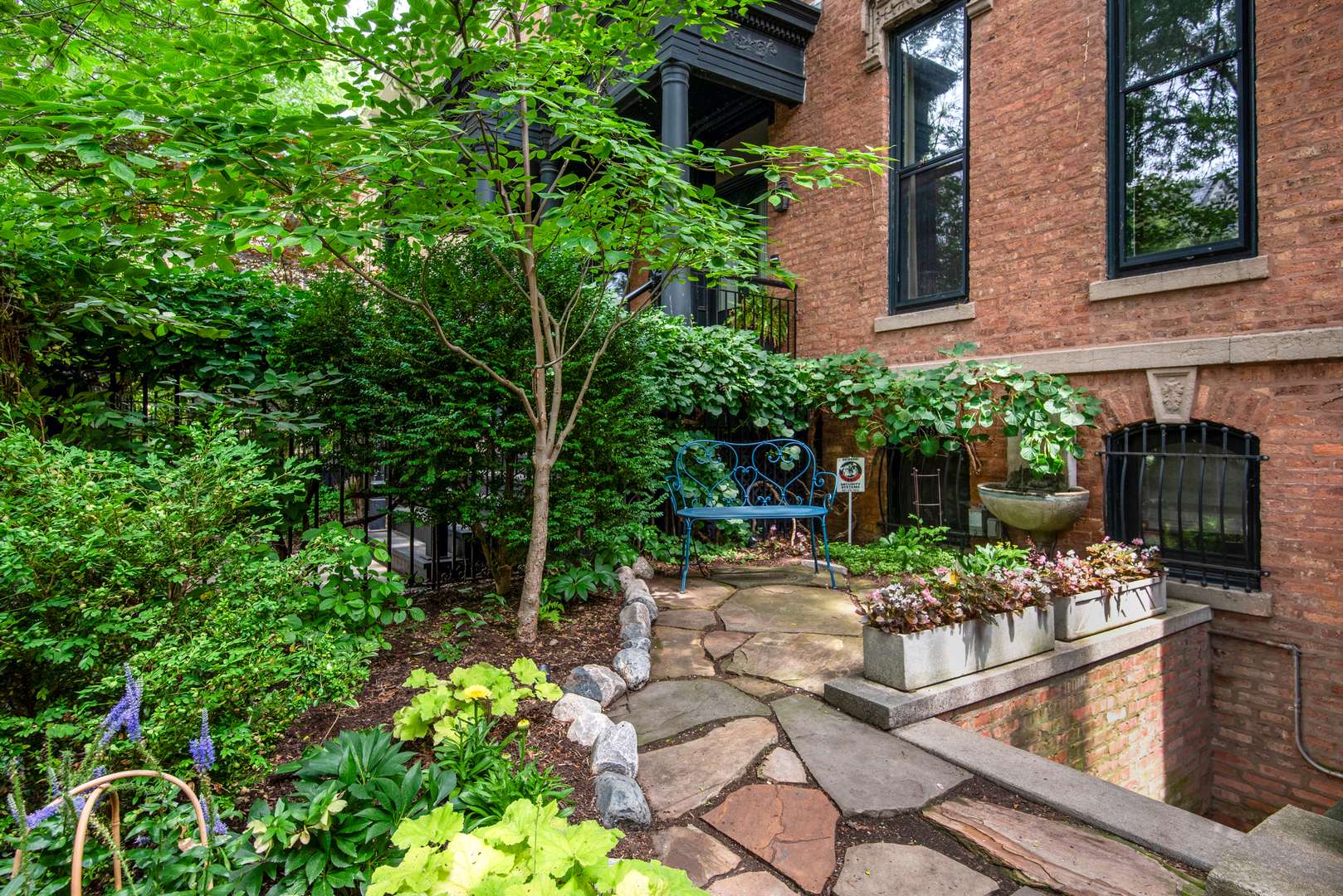 2233 N Burling ST, Chicago, IL 60614