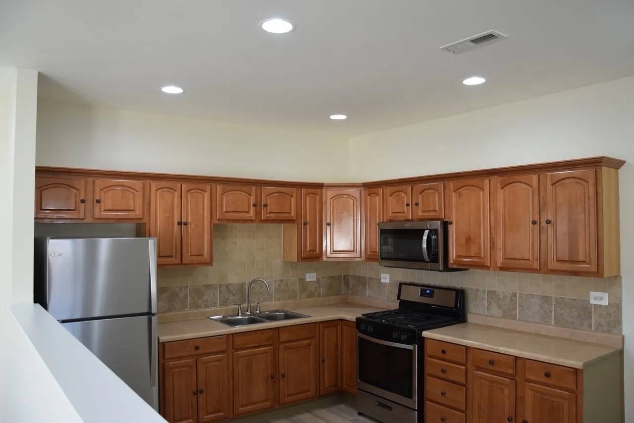 15 E 32nd ST, Steger, IL 60475