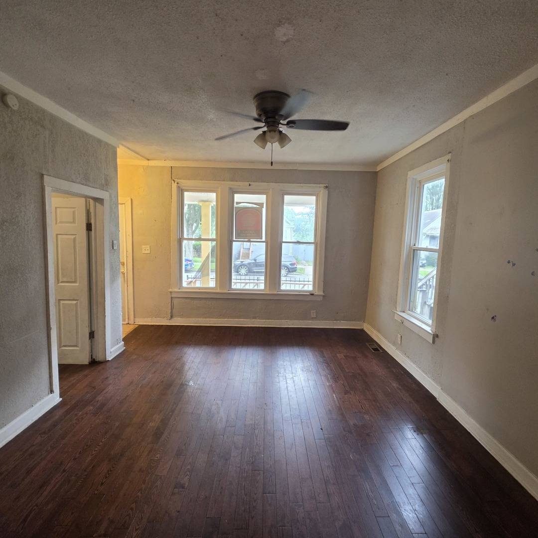 11566 S Lafayette AVE, Chicago, IL 60628