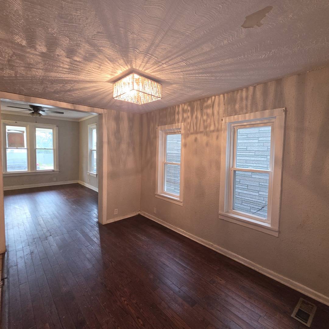 11566 S Lafayette AVE, Chicago, IL 60628
