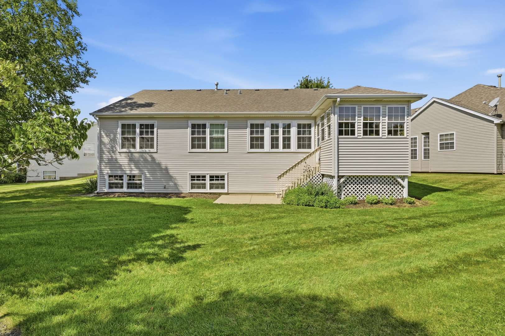210 Stillwater CT, Oswego, IL 60543