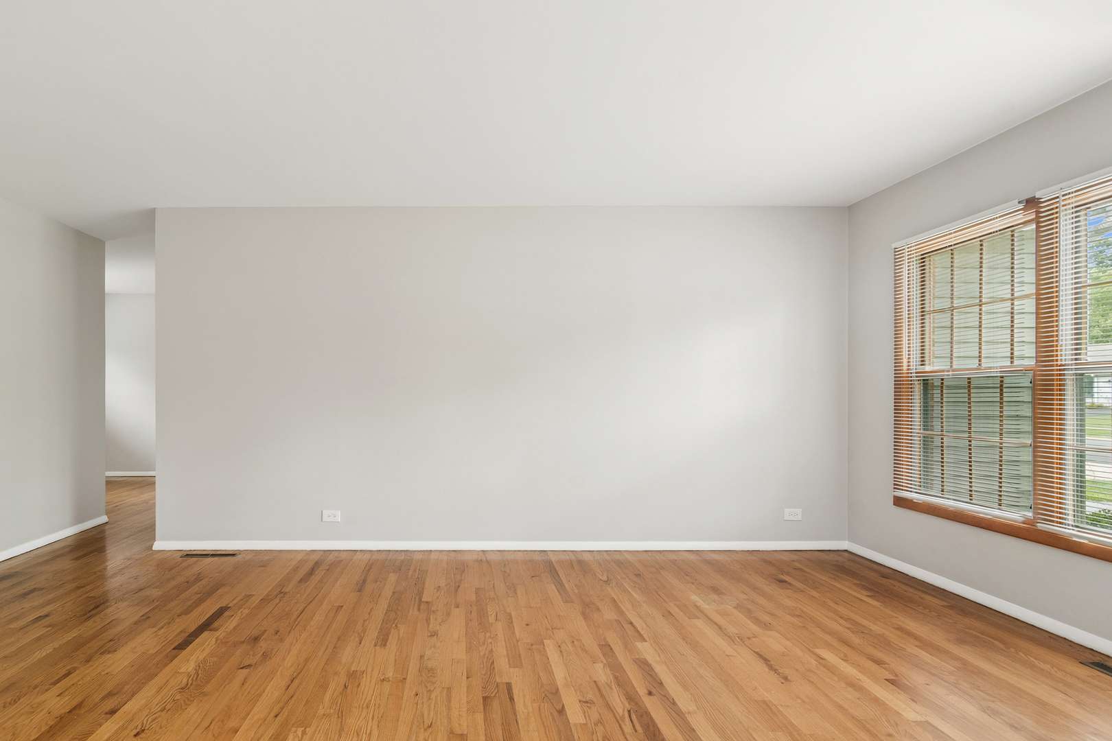 1525 N Patton AVE, Arlington Heights, IL 60004