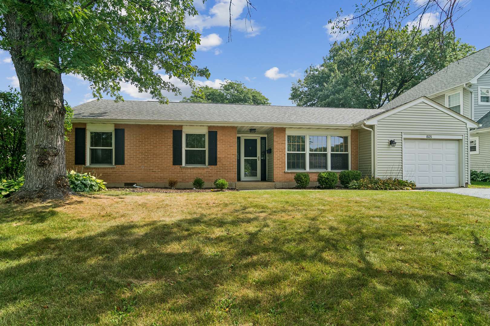 1525 N Patton AVE, Arlington Heights, IL 60004