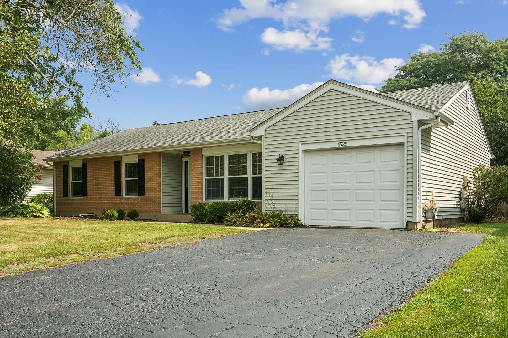 1525 N Patton AVE, Arlington Heights, IL 60004