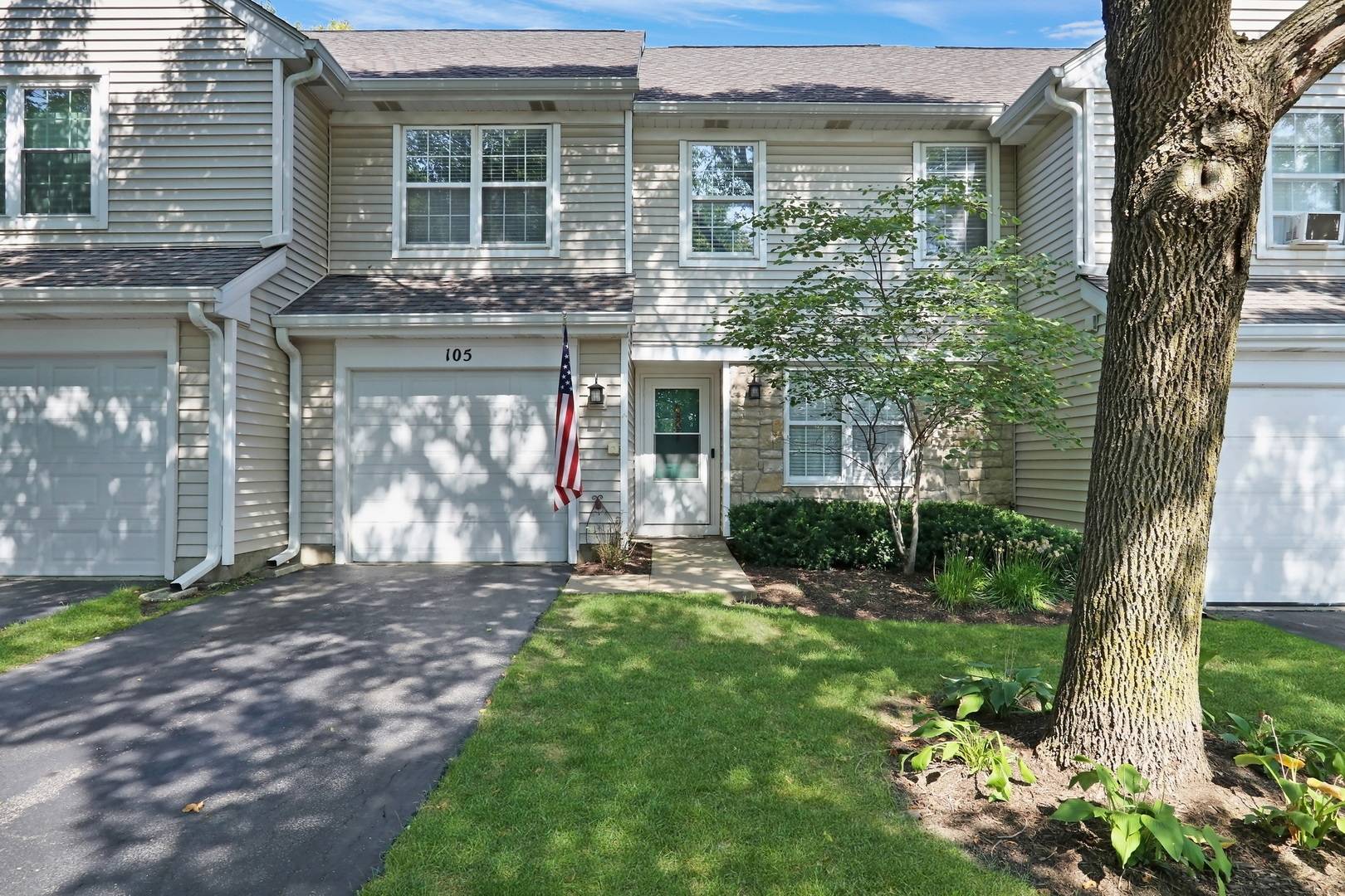 105 Parkview DR, Wauconda, IL 60084